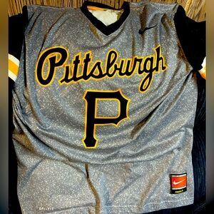 Pittsburgh Pirates Nike Dri-fit Tee Women’s Small